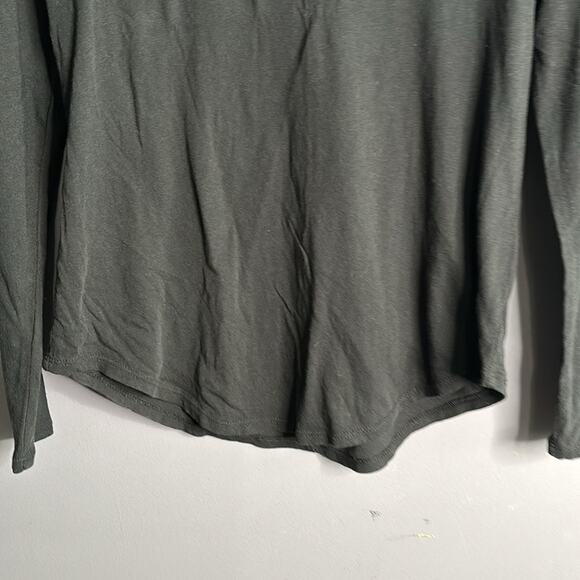 Chaser Long Sleeve Black T Shirt Round Neckline Size Medium - Picture 2 of 6